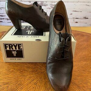 Frye Lois Oxford Smoke Brown Heels Size 10